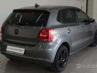 Begagnad VW Polo Comfortline 75 HK (55 kW) 2011 Grå Halvkombi