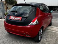 Usata Lancia Ypsilon Silver 69 CV (50 kW) 2017 Rosso Utilitaria