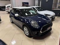 Usata Mini Cooper D 116 CV (85 kW) 2018 Blu/azzurro Utilitaria