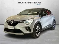 Usata Renault Captur Techno 92 CV (67 kW) 2023 Gray SUV