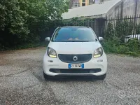 Usata Smart ForFour 71 CV (52 kW) 2015 Bianco Utilitaria