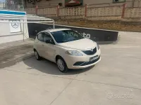 Usata Lancia Ypsilon Gold 69 CV (50 kW) 2016 Beige Utilitaria