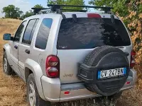 Usata Jeep Cherokee Sport 163 CV (119 kW) 2005 Grigio SUV