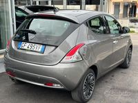 usata Lancia Ypsilon 1.0 HYBRID 2021 full