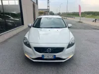 Usata Volvo V40 Momentum 120 CV (88 kW) 2016 Bianco Berlina