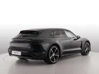 Usata Porsche Taycan Cross Turismo 350 kW (476 CV) 2024 Grigio vulcano metallizzato Berlina