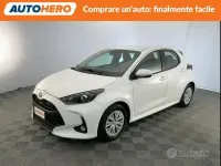 Usata Toyota Yaris Hybrid Active 92 CV (67 kW) 2022 Bianco Berlina