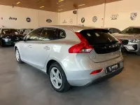 Usata Volvo V40 Business Edition 120 CV (88 kW) 2018 Argento Berlina