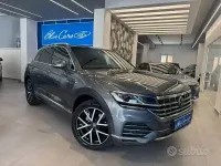 Usata VW Touareg Elegance 231 CV (169 kW) 2022 Grigio SUV
