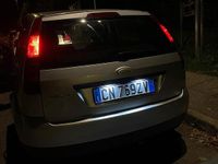 Usata Ford Fiesta 75 CV (55 kW) 2004 Grigio Utilitaria