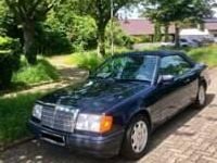 Usata Mercedes E300 220 CV (161 kW) 1992 Blu Cabrio