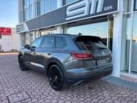 Usata VW Touareg Style 231 CV (169 kW) 2020 Grigio SUV