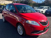 Usata Lancia Ypsilon Gold 69 CV (50 kW) 2017 Rosso Utilitaria