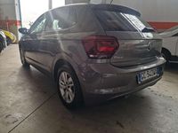 Usata VW Polo Comfortline 95 CV (69 kW) 2020 Grigio Berlina