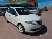 Usata Lancia Ypsilon Gold 95 CV (69 kW) 2015 Bianco Utilitaria