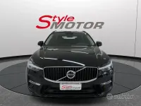 Usado Volvo XC60 Momentum 197 CV (144 kW) 2022 Negro SUV