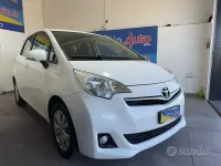 Usata Toyota Verso-S Active 90 CV (66 kW) 2012 Bianco Monovolume