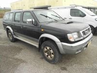 Usata Nissan Navara 103 CV (75 kW) 2001 Nero pastello Pick-up