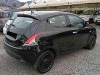 Usata Lancia Ypsilon Silver 69 CV (50 kW) 2022 Nero Utilitaria