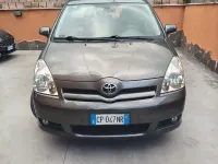 Begagnad Toyota Corolla Verso 116 HK (85 kW) 2004 Grå Minibuss