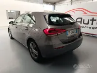 Usata Mercedes A180 Premium 116 CV (85 kW) 2019 Grigio Berlina