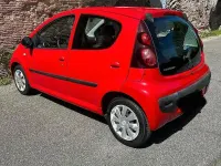 Usata Peugeot 107 Urban Move 68 CV (50 kW) 2013 Rosso Utilitaria