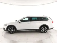 Usata VW Passat Alltrack 200 CV (147 kW) 2022 Bianco Station wagon