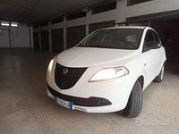 Usata Lancia Ypsilon 80 CV (58 kW) 2015 Bianco Utilitaria