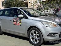 Begagnad Ford Focus 109 HK (80 kW) 2010 Grå Kombi