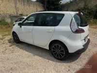 Usata Renault Scenic E-Tech XMOD 110 CV (80 kW) 2012 Bianco Monovolume