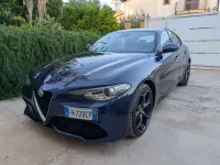Usata Alfa Romeo Giulia Veloce 209 CV (153 kW) 2017 Blu/azzurro Berlina