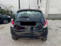 Usata Lancia Ypsilon 85 CV (62 kW) 2015 Nero Utilitaria