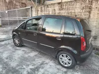 Usata Lancia Musa 101 CV (74 kW) 2008 Marrone Monovolume