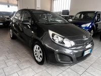 Usata Kia Rio EX 90 CV (66 kW) 2012 Grigio Berlina