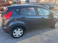 Usata Ford Fiesta Titanium 68 CV (50 kW) 2019 Grigio scuso Utilitaria