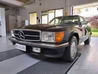 Usata Mercedes SL500 245 CV (180 kW) 1986 Nero ossidiana pastello Cabrio
