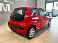 Usata Peugeot 107 68 CV (50 kW) 2009 Rosso Utilitaria