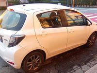 Second-hand Toyota Yaris 69 CP (50 kW) 2014 Alb Berlinǎ