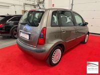 Usata Lancia Musa 90 CV (66 kW) 2007 Grigio chiaro Monovolume