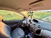 Usata Toyota Yaris Luna 86 CV (63 kW) 2001 Nero Berlina