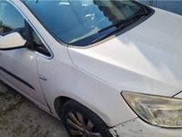 Usata Opel Astra 110 CV (80 kW) 2011 Bianco Berlina