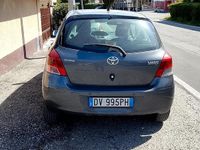 Usata Toyota Yaris 90 CV (66 kW) 2009 Grigio Utilitaria