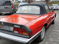 Usata Alfa Romeo Spider 109 CV (80 kW) 1984 Rosso Cabrio
