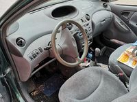 Usata Toyota Yaris 68 CV (50 kW) 2000 Verde Berlina