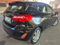 Usata Ford Fiesta 86 CV (63 kW) 2018 Nero Utilitaria