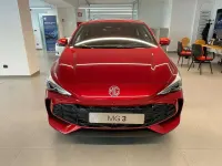 Nuova MG MG3 Luxury 194 CV (142 kW) 2026 Diamond red Utilitaria