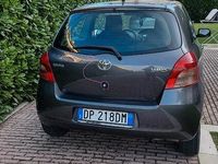 Usata Toyota Yaris 69 CV (50 kW) 2008 Grigio Utilitaria