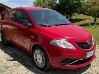 Usata Lancia Ypsilon 69 CV (50 kW) 2018 Rosso Utilitaria