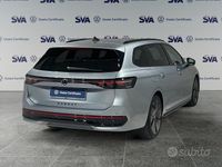 Usata VW Passat R-line 150 CV (110 kW) 2024 Grigio Station wagon