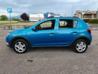 Usata Dacia Sandero Stepway 90 CV (66 kW) 2014 Blu Berlina